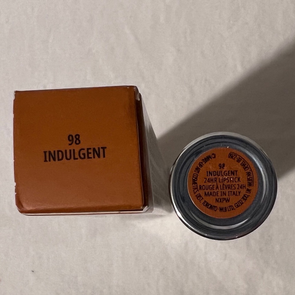 💋NIB💋 MAC ✨Indulgent✨ Locked Kiss 24-Hour Lipstick BRAND NEW - Picture 8 of 9